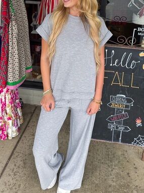 EUC🩶Zenana Slub Short Sleeve Tee and Pants Set Small Gray